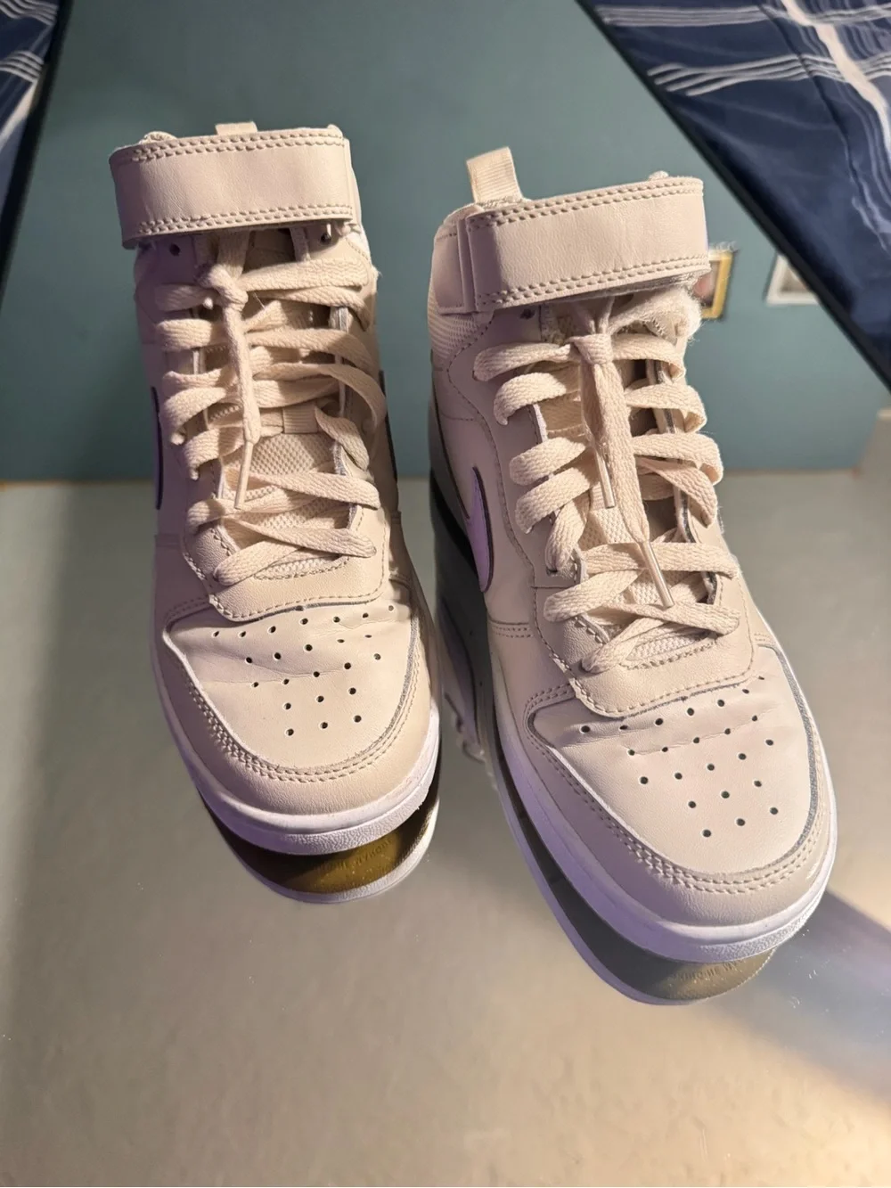 Women’s High-Top Sneakers in Light purple